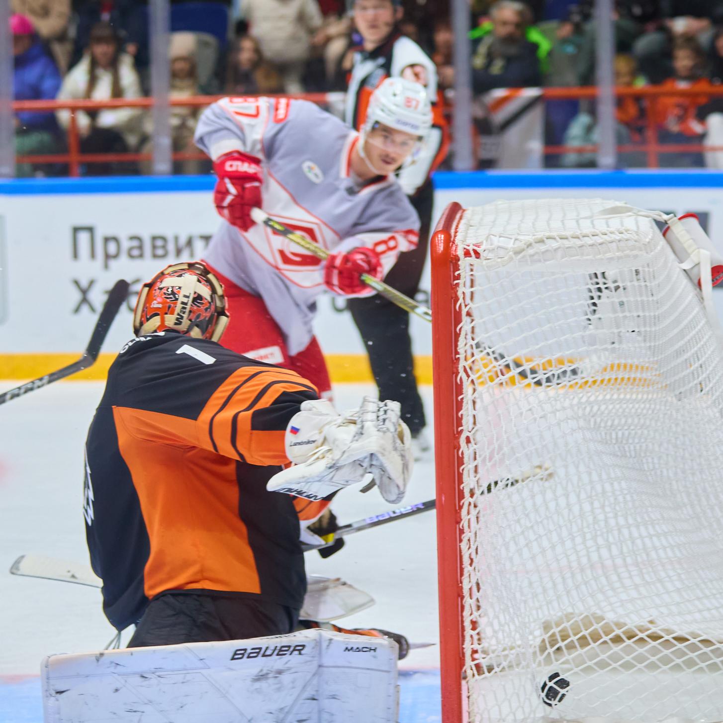 «Спартак» снова перевернул игру, победа в Хабаровске – 5:4!
