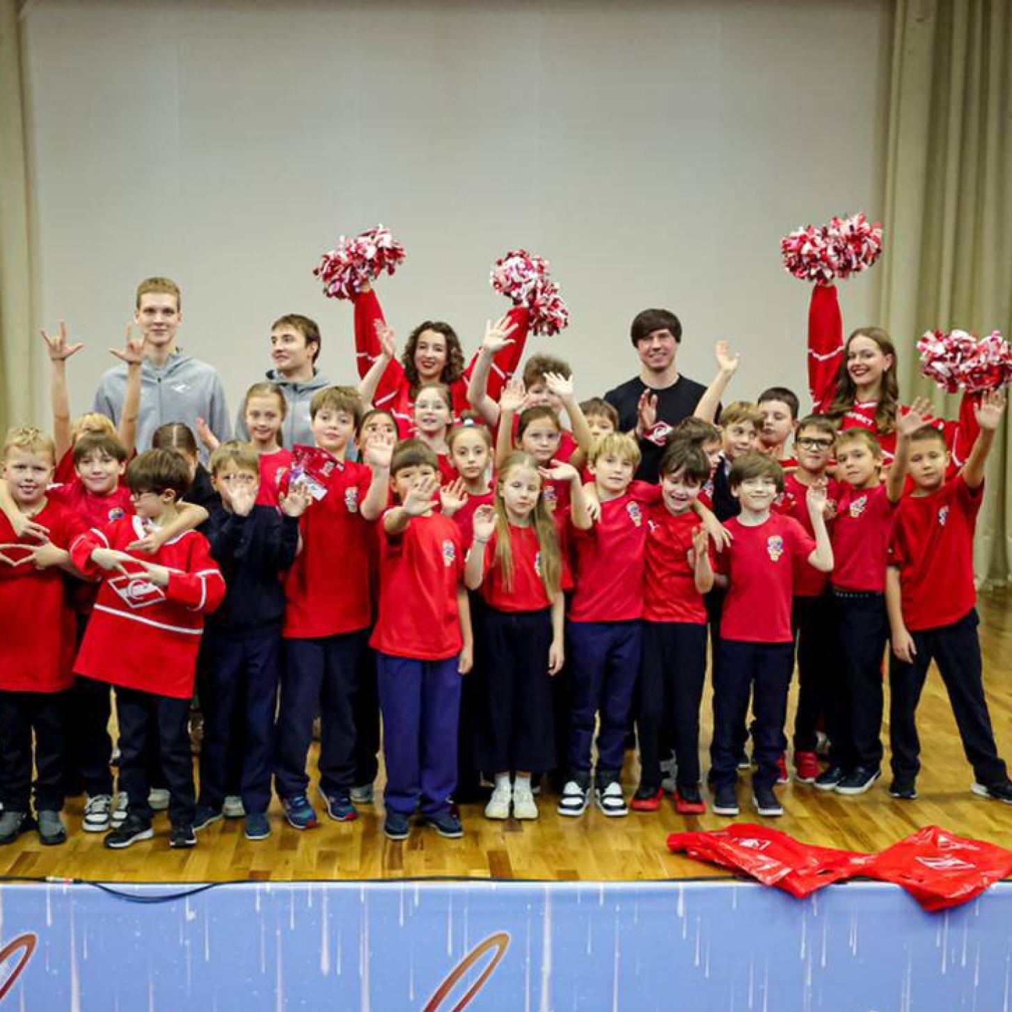 В школе №1409 прошёл Урок хоккея от «Спартака»!