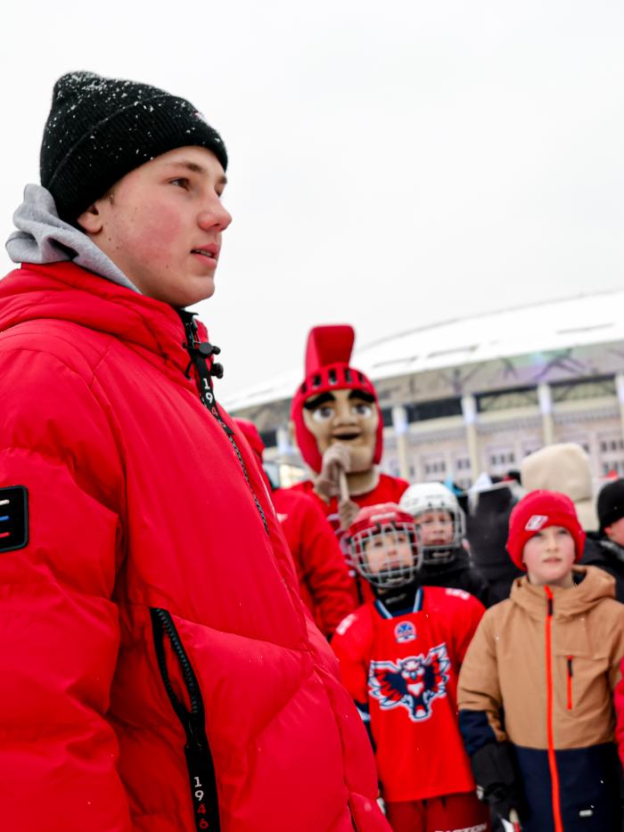Урок хоккея от ХК «Спартак» Москва на катке в Лужниках!