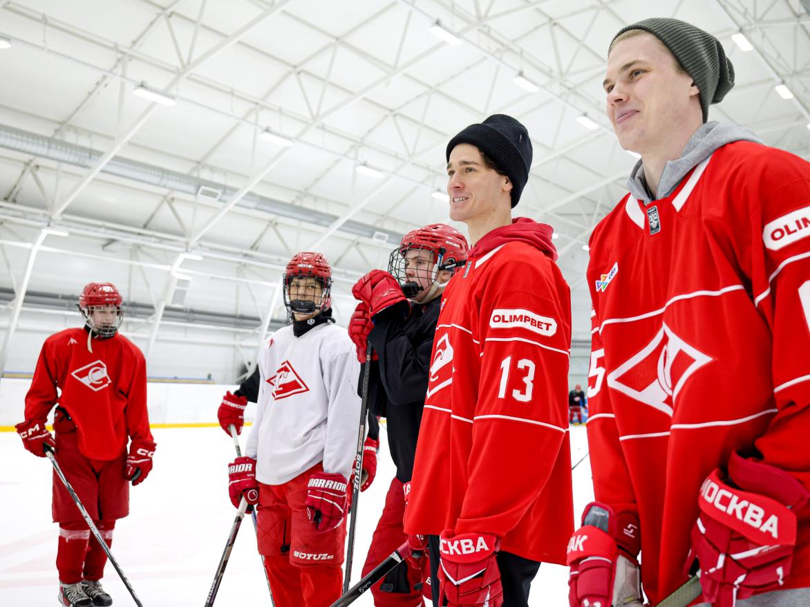 Игроки ХК «Спартак» на тренировке в Академии