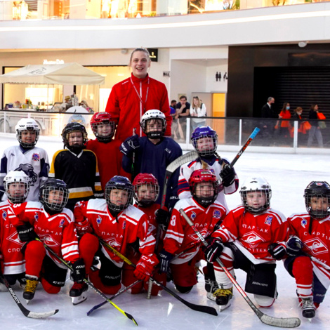 Учимся играть в хоккей