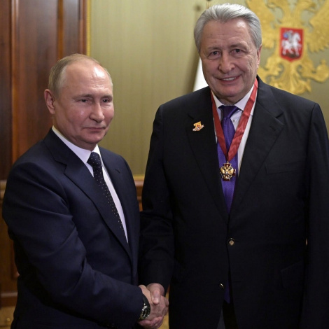 Владимир Путин вручил государственную награду Александру Якушеву