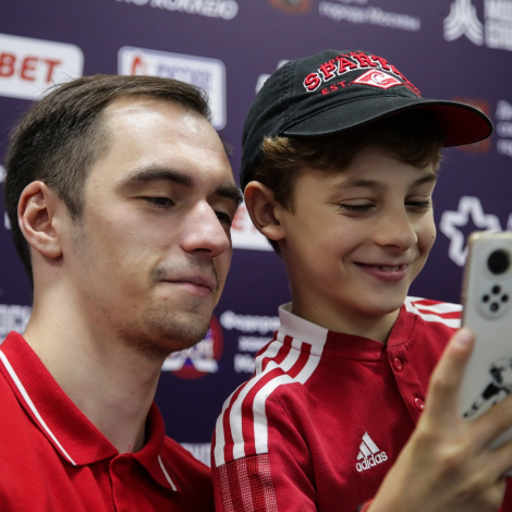 Андрей Сковронский встретился с воспитанниками хоккейных школ Москвы