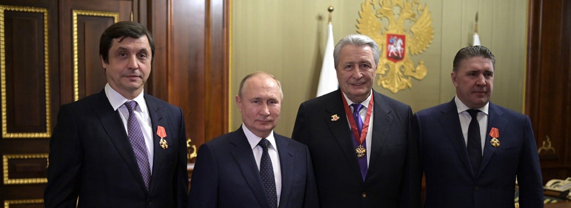 Владимир Путин вручил государственную награду Александру Якушеву