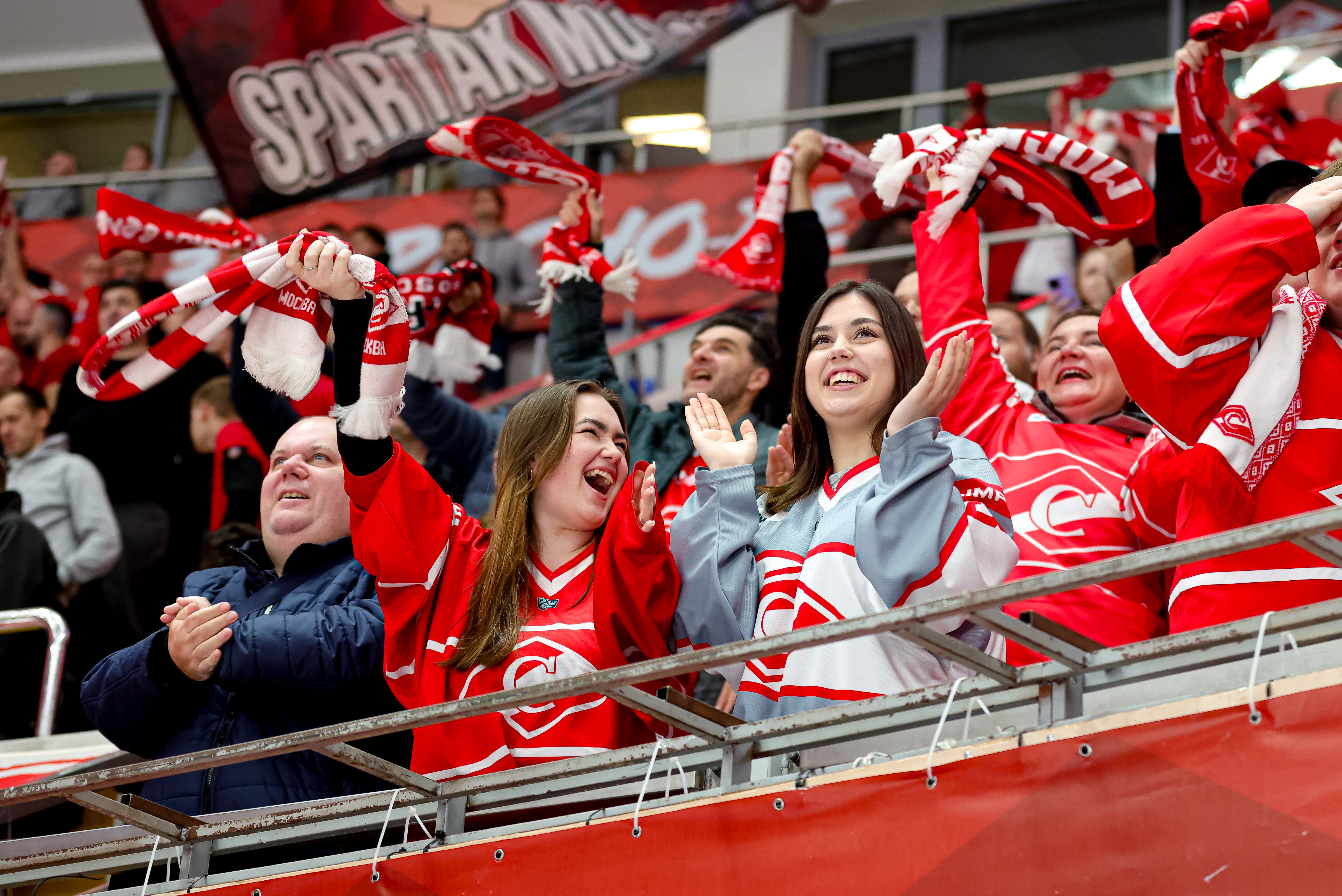 27.11.25 Ваши эмоции на матче с «Автомобилистом» (3:1)